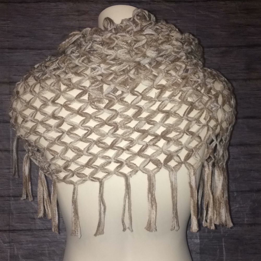 Vanity Infinity Scarf - Picture 5 of 6